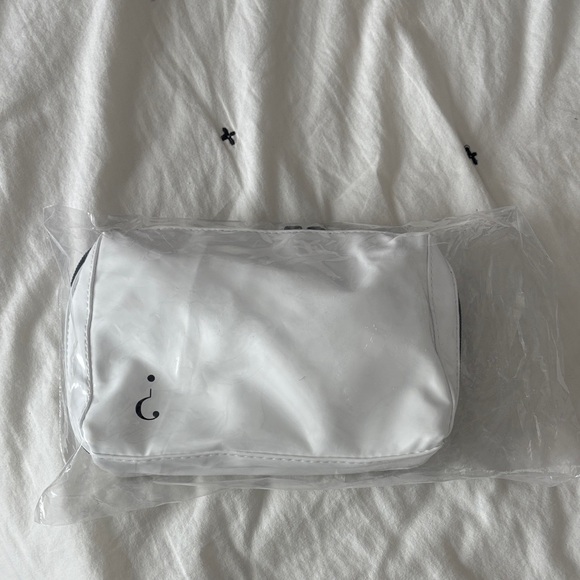 Riddle Handbags - Riddle Oil Travel Bag NWT